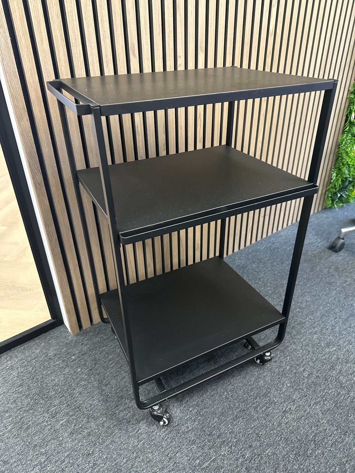 Yamazaki Trolley - Zwart, 3 planken, op wieltjes, Ophalen, Zo goed als nieuw