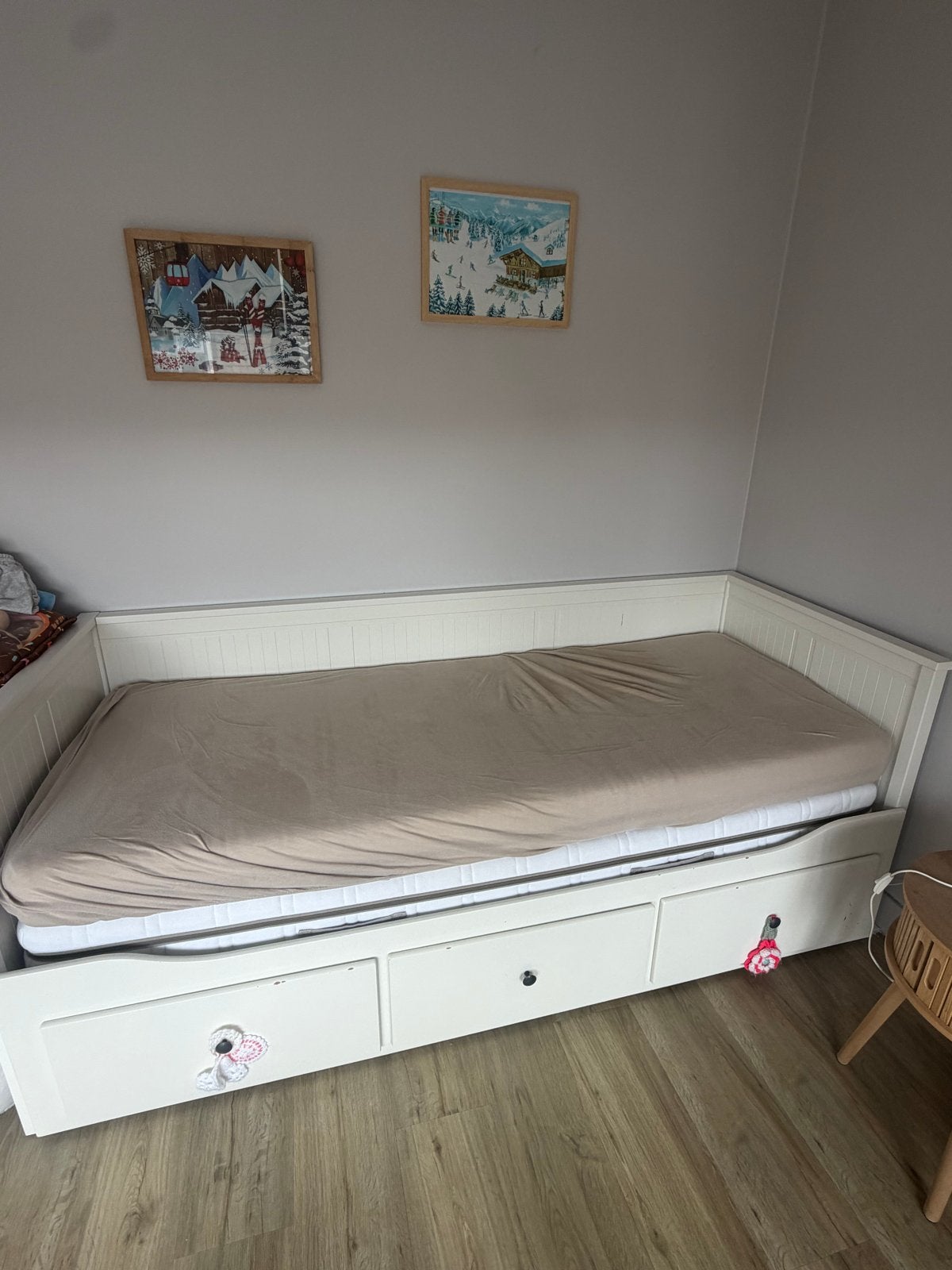 IKEA Hemnes bedbank met 3 lades en 2 matrassen, Huis en Inrichting, Slaapkamer | Bedden, Ophalen, Wit, Tweepersoons, 80 cm