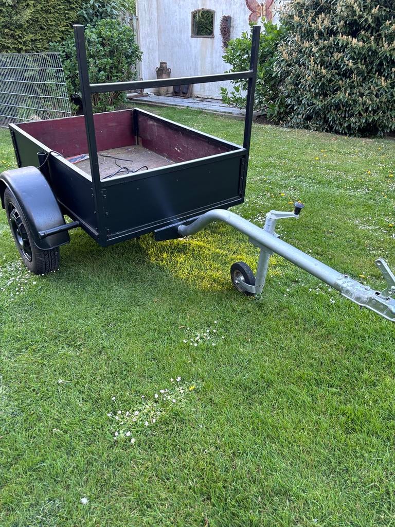 Robuuste aanhangwagen met nieuwe elektra, Ophalen, Gebruikt