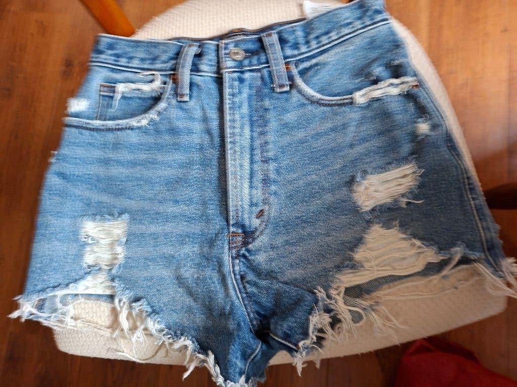 Abercrombie & Fitch blauwe jeans short/short 25, Blauw, Ophalen of Verzenden, Zo goed als nieuw, W27 (confectie 34) of kleiner
