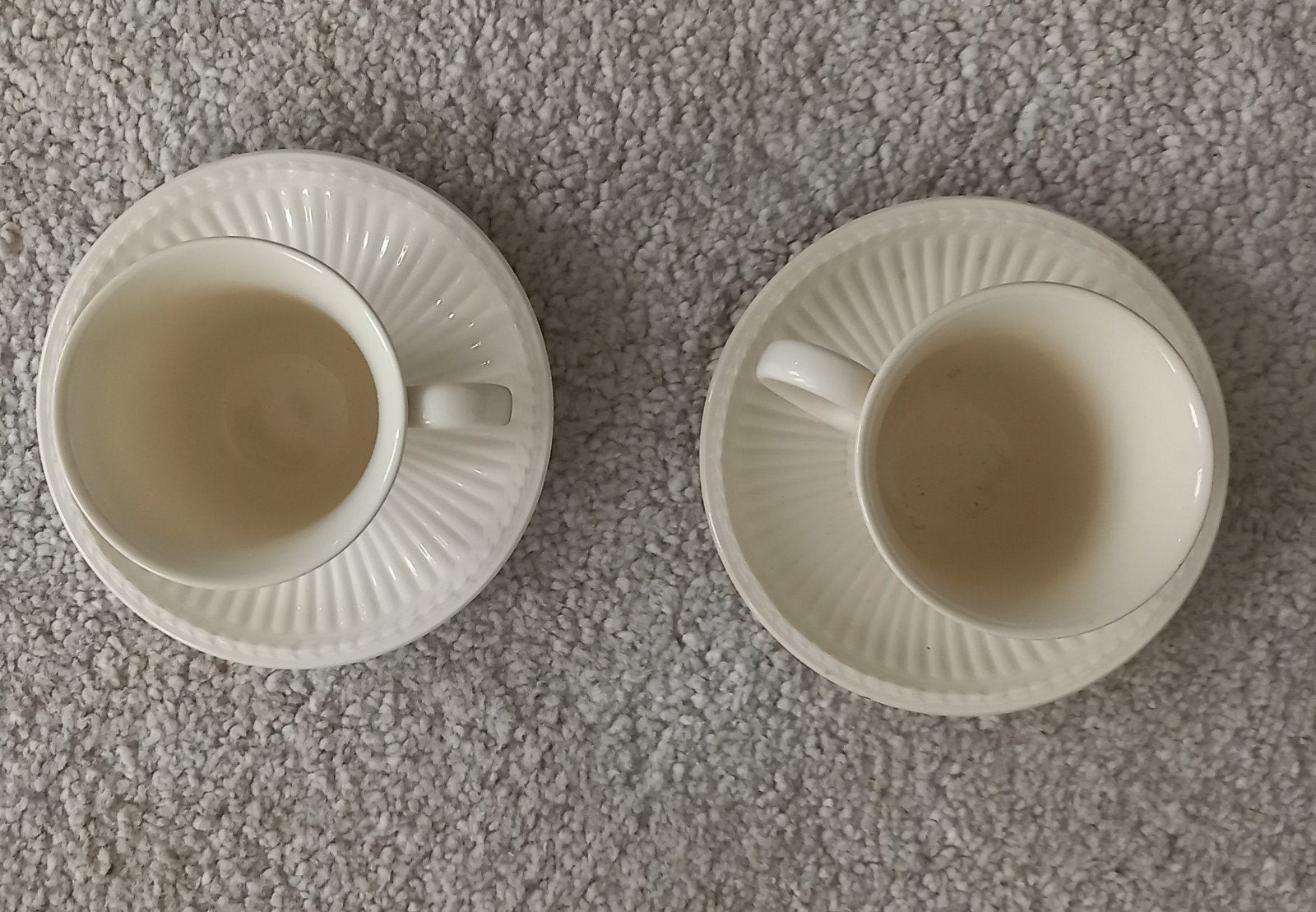 2x Wedgwood Edme Kop en Schotel - Crème Wit Servies, Ophalen of Verzenden, Zo goed als nieuw, Kop(pen) en/of Schotel(s), Wedgwood