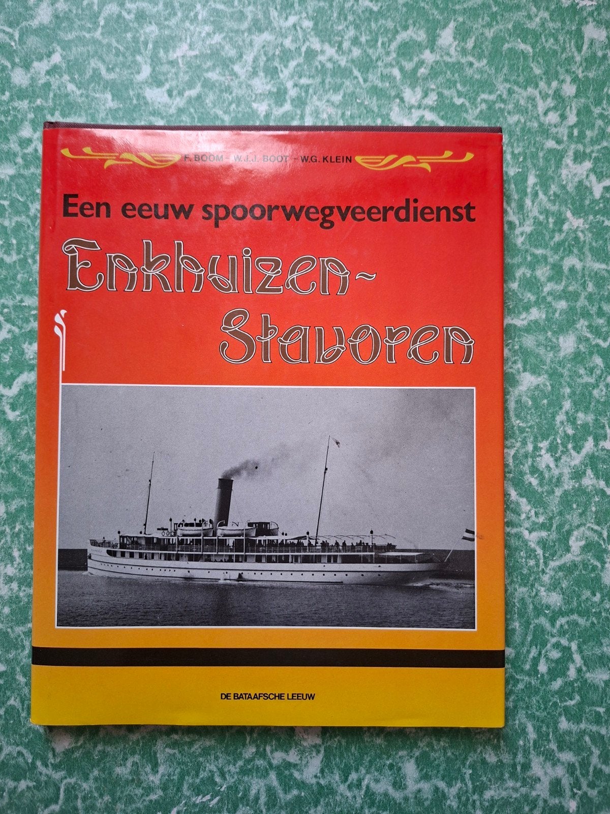 boek, een eeuw spoorwegveerdienst Enkhuizen - Stavoren., Gelezen, 19e eeuw, Boom, F. & Boot, W.J.J. & Klei, W.G., Ophalen of Verzenden
