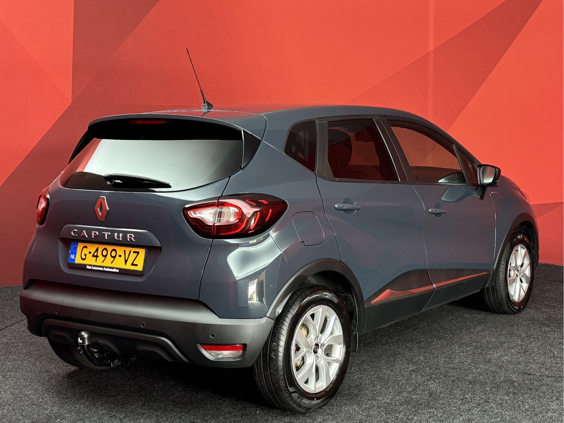 Foto 2 van Renault Captur 0.9 TCe Limited | Trekhaak | Cruise | Navi |