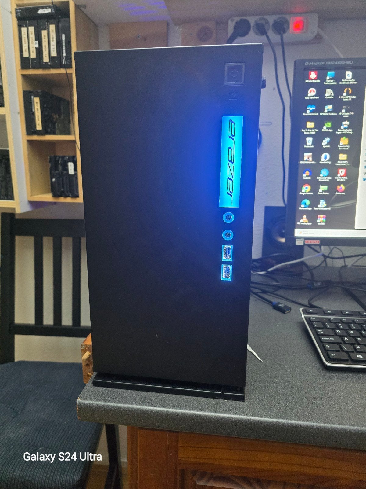 Medion ERAZER Intel Core i7-11700F  2.50GHZ, Computers en Software, Windows Laptops, Gebruikt, 15 inch, HDD, SSD, 4 Ghz of meer