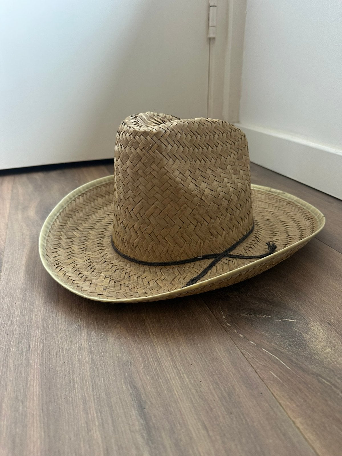 Klassieke strooien cowboyhoed, Ophalen of Verzenden, Zo goed als nieuw, One size fits all, Hoed