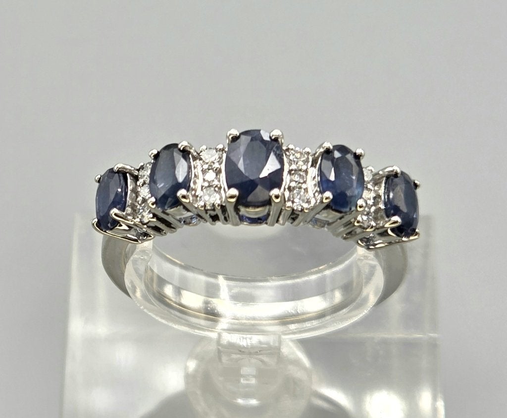 Gouden Vintage ring edelsteen saffier en diamant. 2026/402, Ophalen of Verzenden, Goud, Ring, Met edelsteen