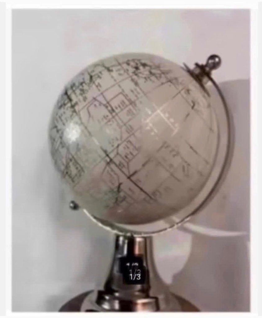 Mooie witte wereldbol op hout/metalen voet 27 cm hoog, Nieuw, Ophalen of Verzenden, X, X