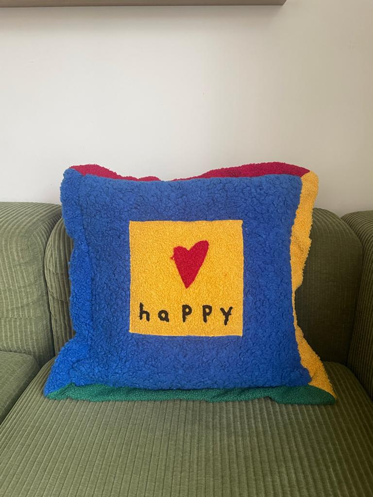 Vrolijk 'Happy' Kussen 45x45cm - Kleurrijk en Zacht, Huis en Inrichting, Woonaccessoires | Kussens, Zo goed als nieuw, Overige kleuren