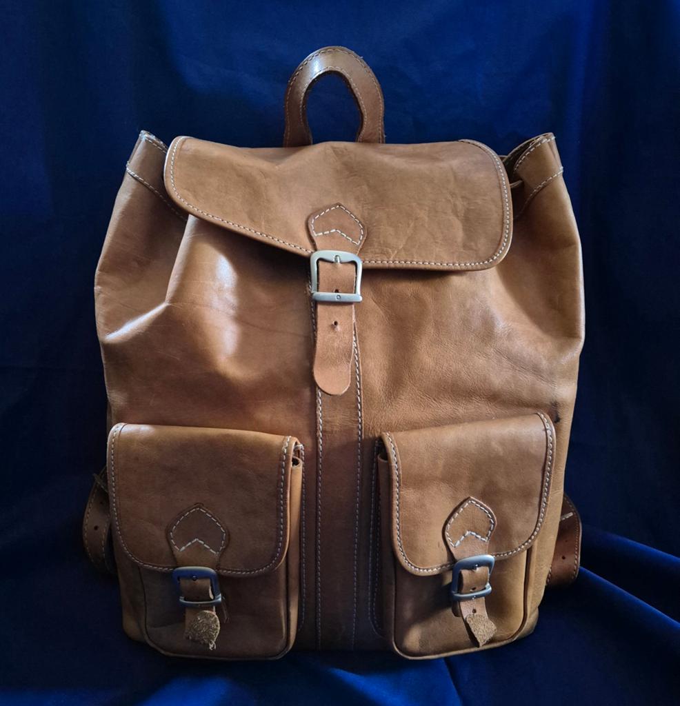 Grote mooie rugzak van stevig tuigleer, Sieraden, Tassen en Uiterlijk, Tassen | Rugtassen, Ophalen of Verzenden, Overige merken