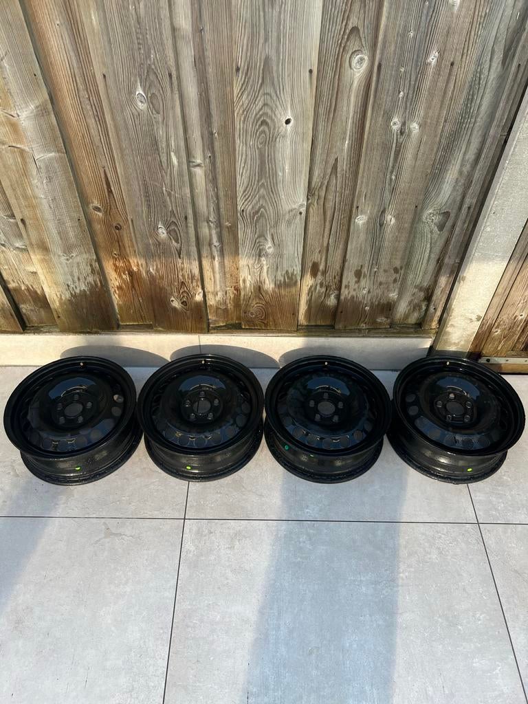 Set van 4 zwarte stalen velgen 15 inch Polo 6C, Gebruikt, Velg(en), Ophalen of Verzenden, Personenwagen