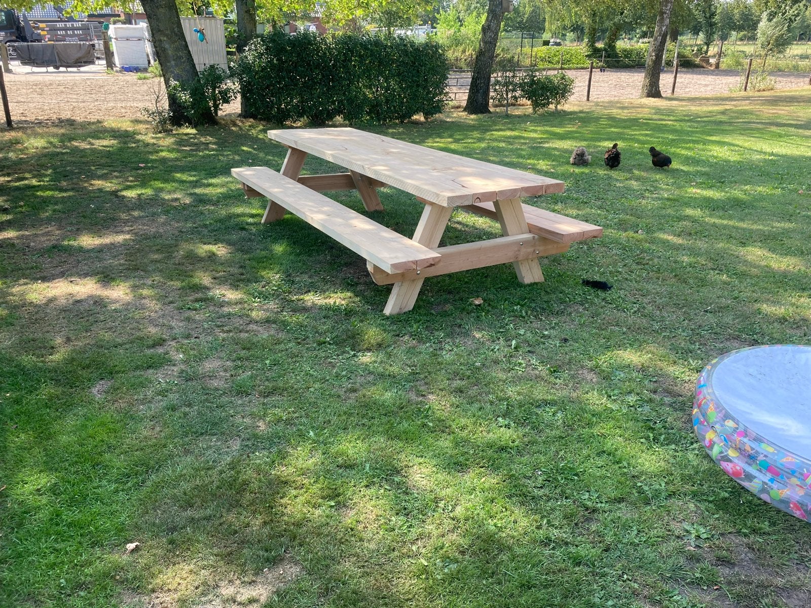 Robuuste houten picknicktafel voor tuin of terras, Tuin en Terras, Picknicktafels, Ophalen, Nieuw, Rechthoekig, Hout