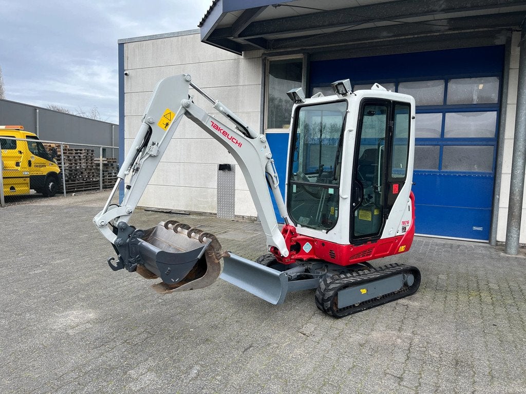 Takeuchi TB 216 Minigraver (bj 2019), Koen Arends, Koen@arendshandel-verhuur.com, Lange Beijerd 6
5431SJ  CUIJK, Graafmachine