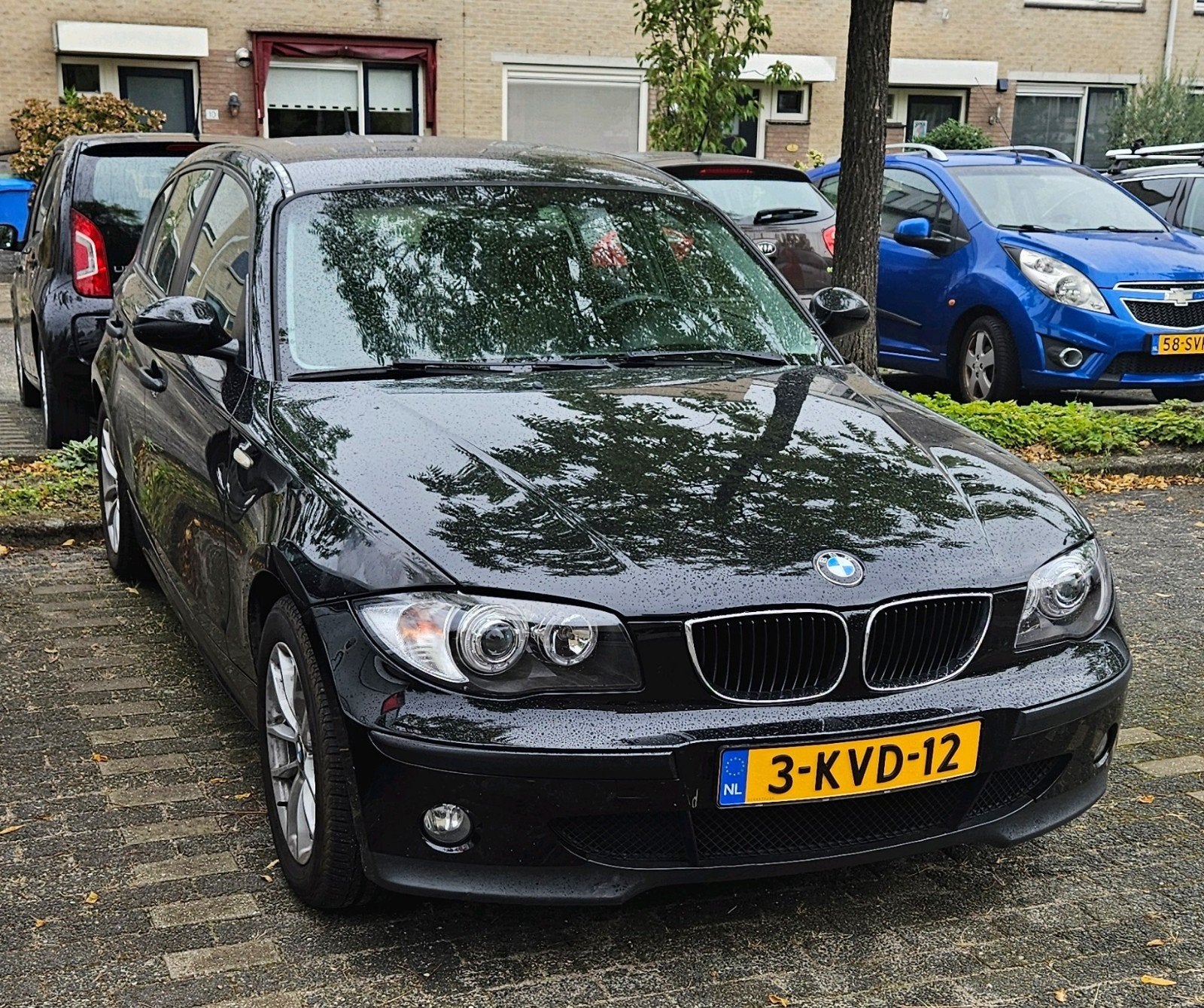 BMW 1-Serie 1.6i 2005 Zwart, 1596 cc, Achterwielaandrijving, 4 cilinders, 635 kg