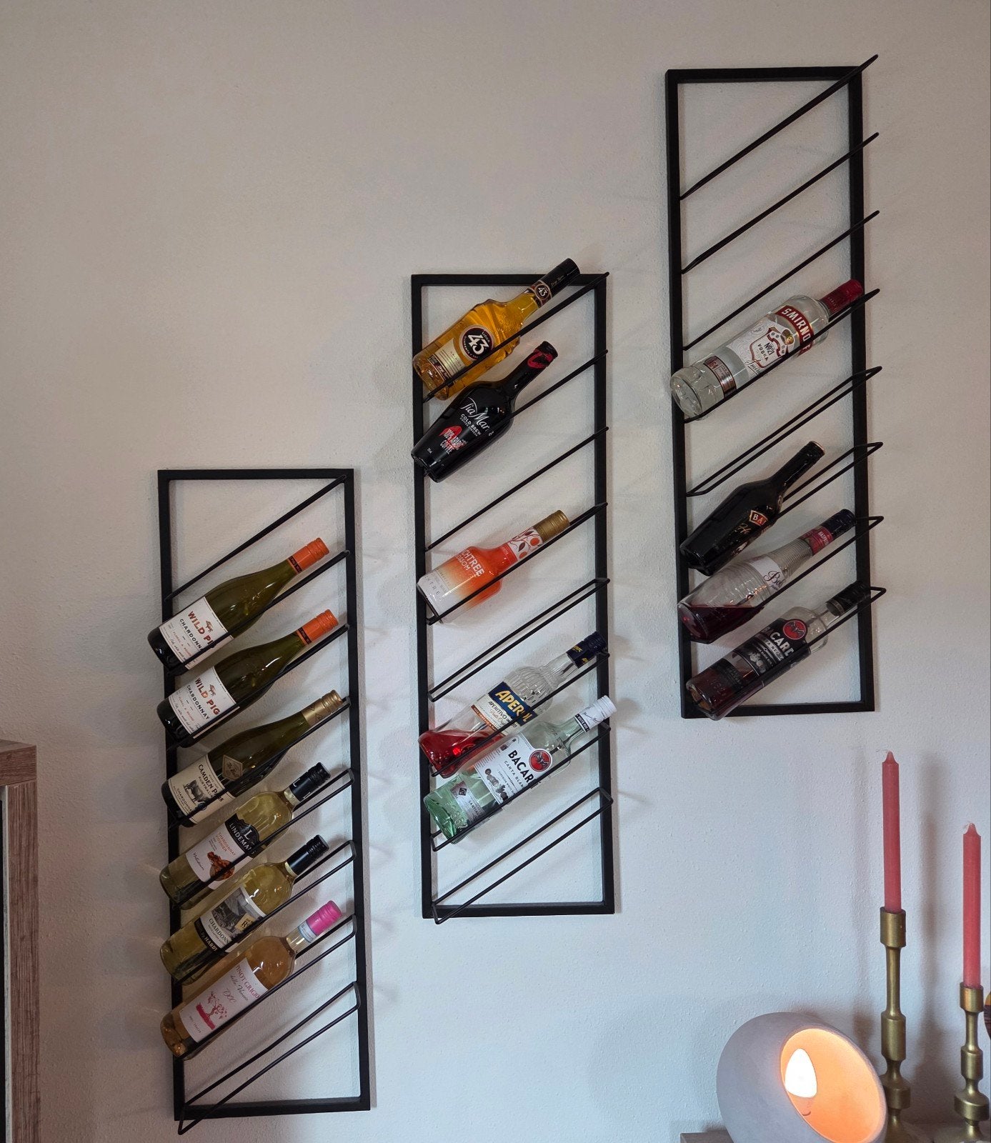 3 zwart metalen wand-wijnrekken - 8 flessen per rek, Ophalen, Gebruikt, Metaal