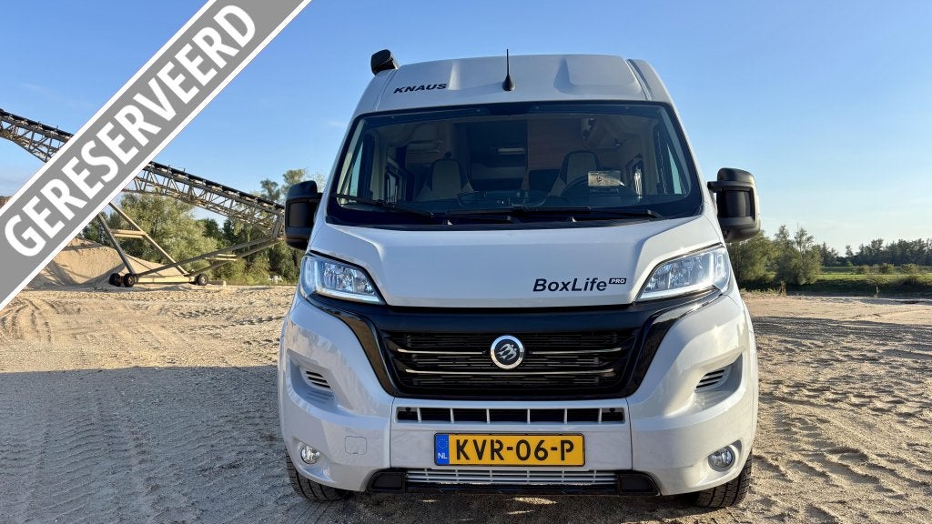 Knaus BoxLife 600 12-2024 AUTOMAAT SOLAR GRIJS, Caravans en Kamperen, Automaat, Luifel, Buscamper of Camperbus, Ringverwarming