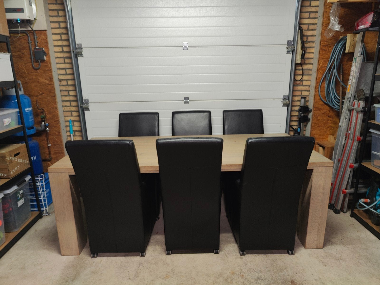 gestoomt eiken tafel + leren stoelen, Ophalen, 4 tot 6 stoelen
