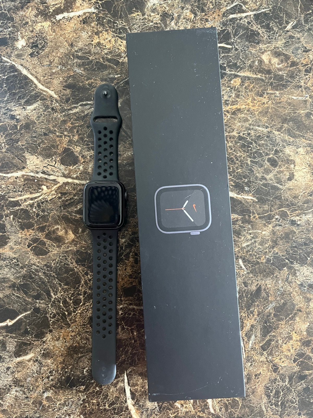 Apple Watch Series 5 nike Space Gray Aluminum Case 44MM, Afstand, Zwart, IOS, Ophalen of Verzenden
