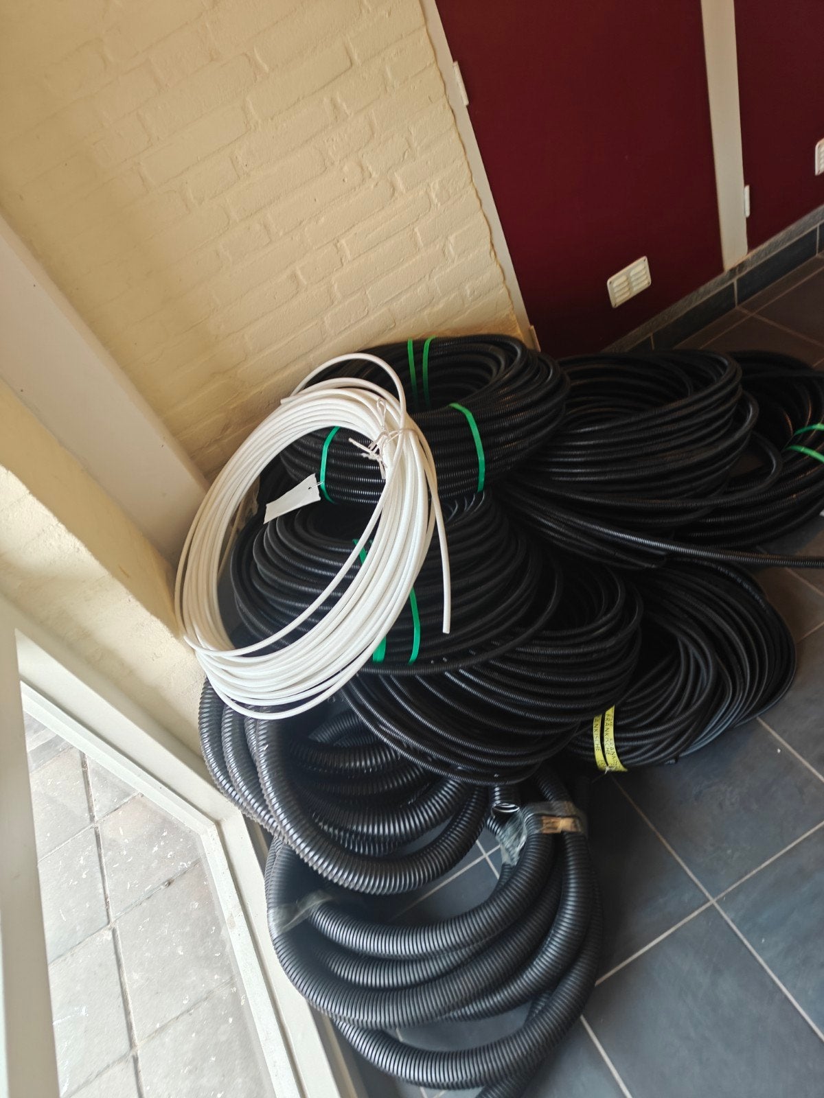 Flexibele buis met draad - Diverse lengtes en diameters, Ophalen of Verzenden, Gebruikt, Overige merken, Kabel of Snoer