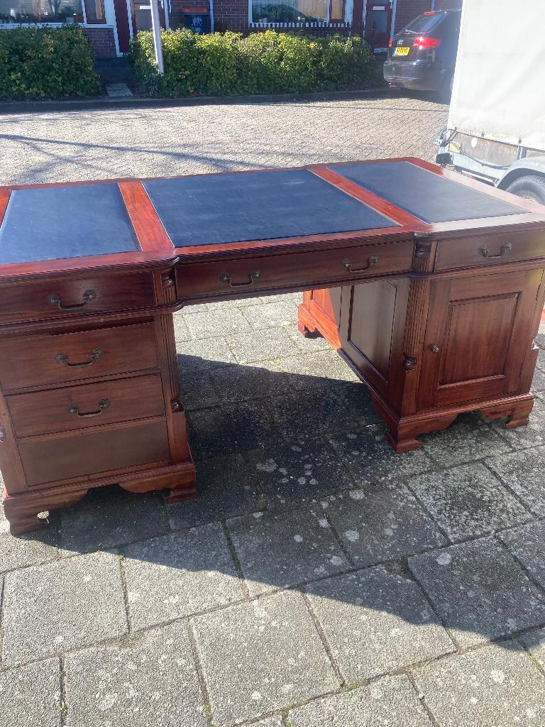 Prachtig klassiek Engels antiek bureau partnerdesk…, Huis en Inrichting, Bureaus, Ophalen, Gebruikt