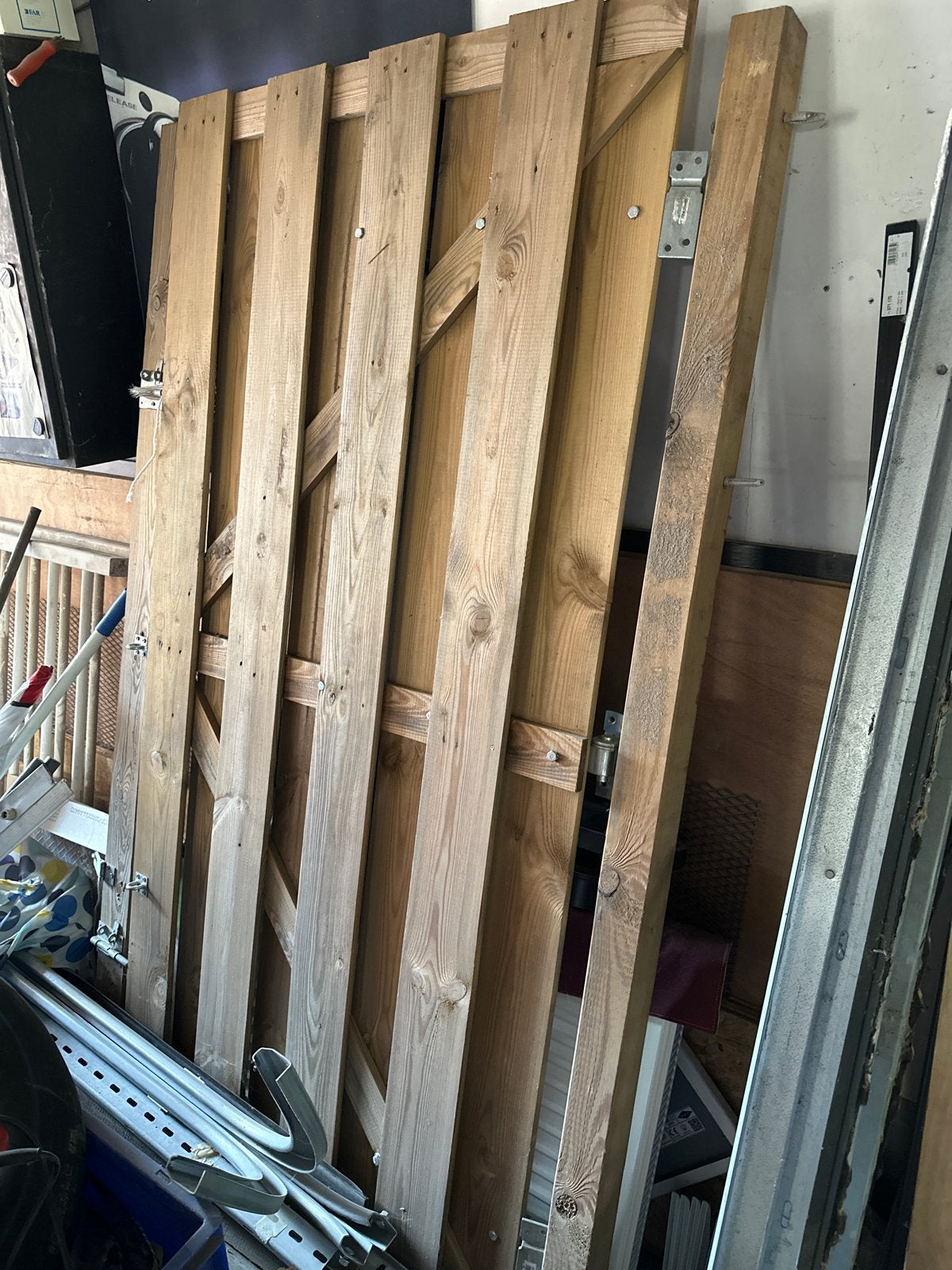 Houten poort 1.80m hoog, 90cm breed met beslag en palen, Tuin en Terras, Tuinhekken en Hekwerk, Met poort, Gebruikt, Ophalen of Verzenden