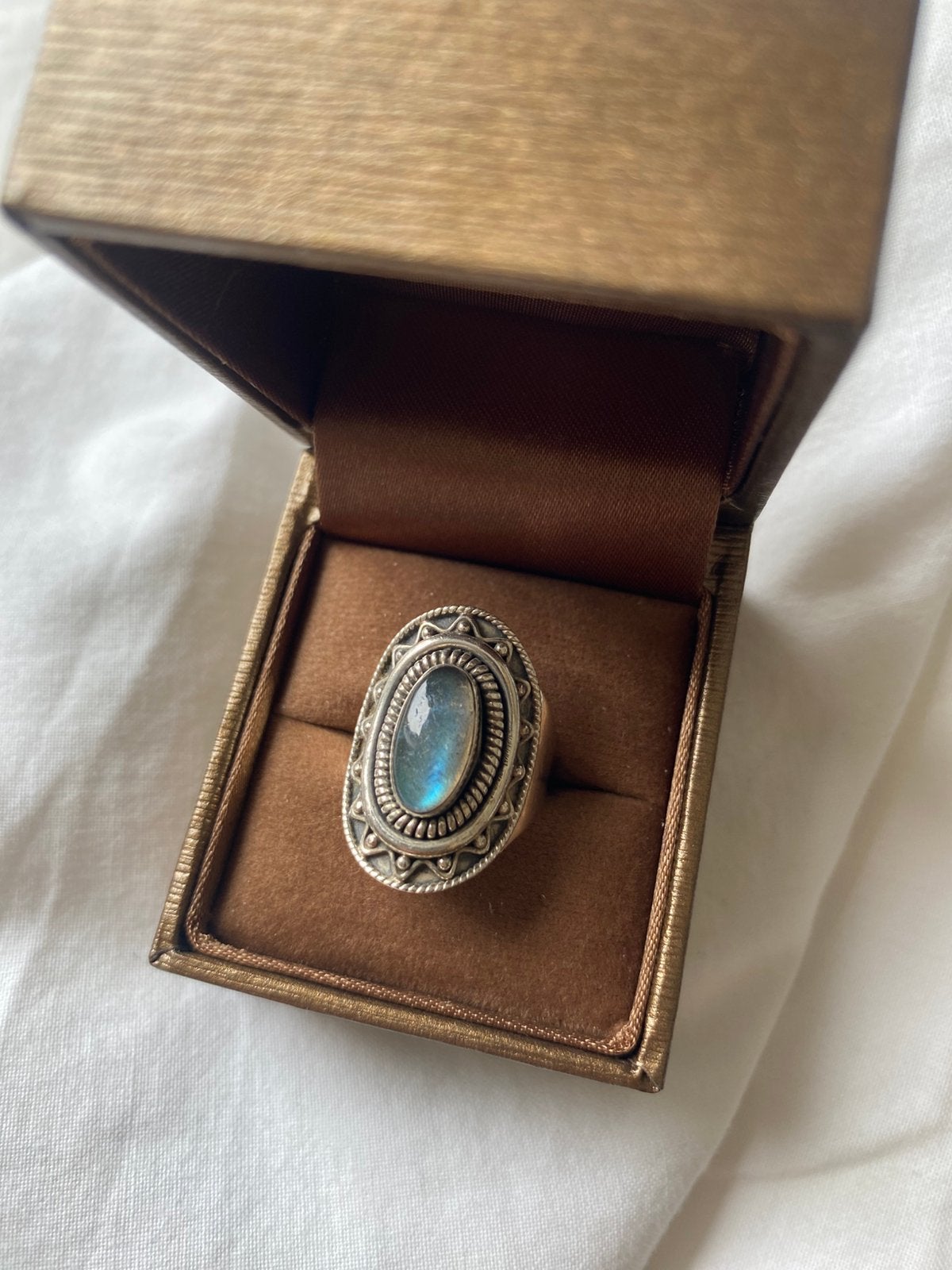 Prachtige zilveren ring met spectroliet, Ophalen of Verzenden, 17 tot 18, Zilver, Dame of Heer