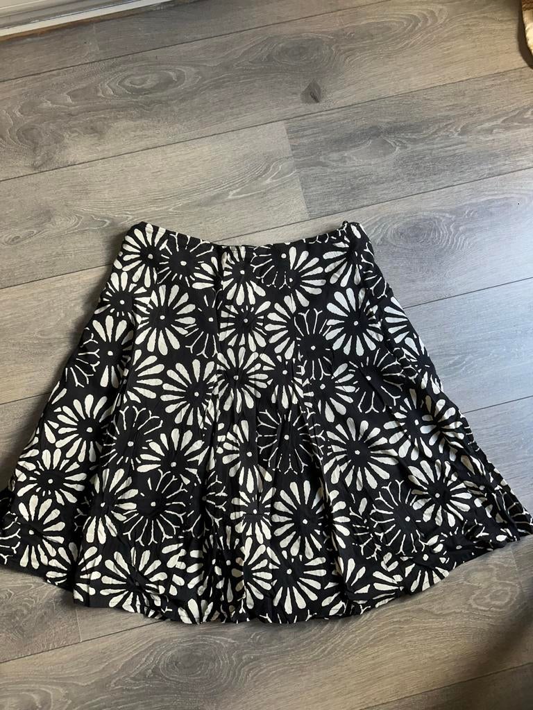 Jensen Women rok maat 42 - Zwart/Wit bloemenprint, Kleding | Dames, Zwart, Maat 42/44 (L), Ophalen of Verzenden, Zo goed als nieuw