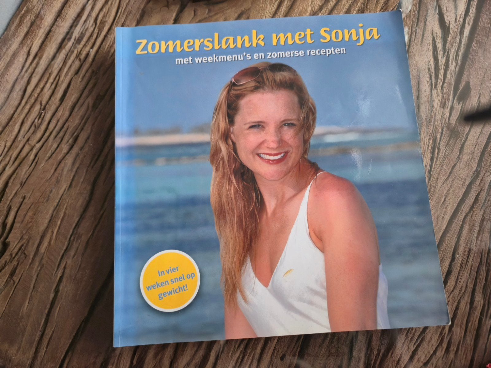 Zomerslank met Sonja Bakker kookboek, Boeken, Kookboeken, Gelezen, Ophalen of Verzenden, Hoofdgerechten, Sonja Bakker
