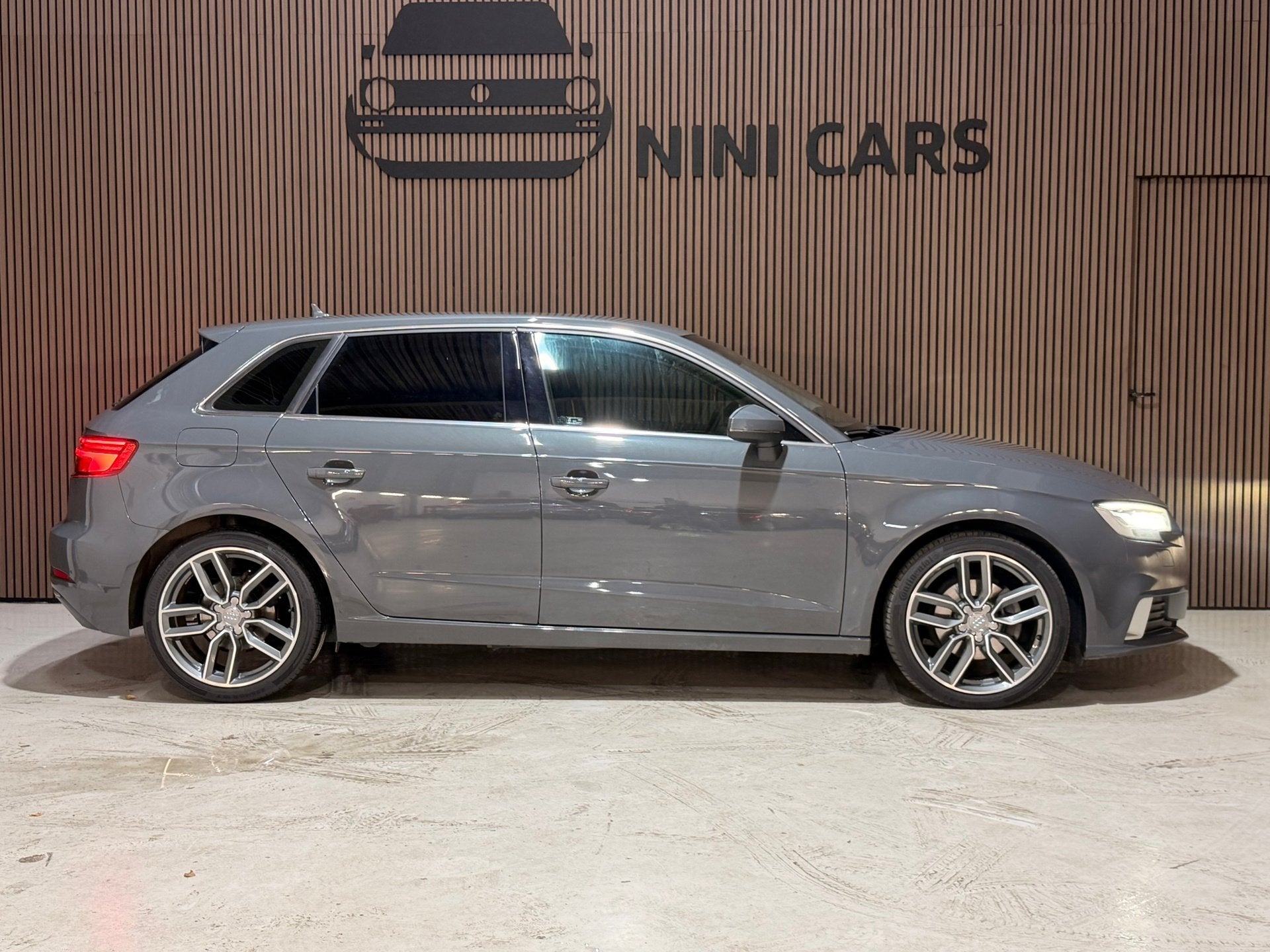 Audi A3 Sportback 1.0 TFSI Sport Lease Edition Nano Gray, Gebruikt, Euro 6, Origineel Nederlands, Bedrijf