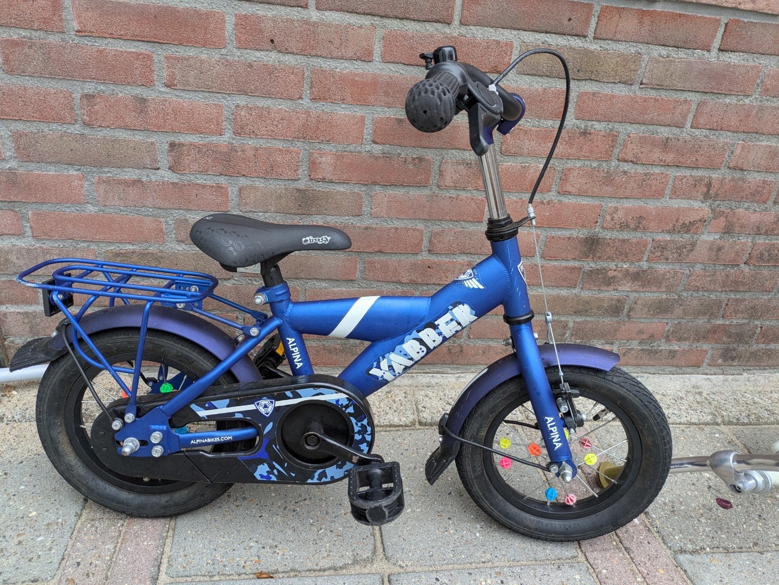 Alpina Yabber kinderfiets 12 inch met zijwieltjes, Ophalen, Zijwieltjes, Gebruikt, Velgrem