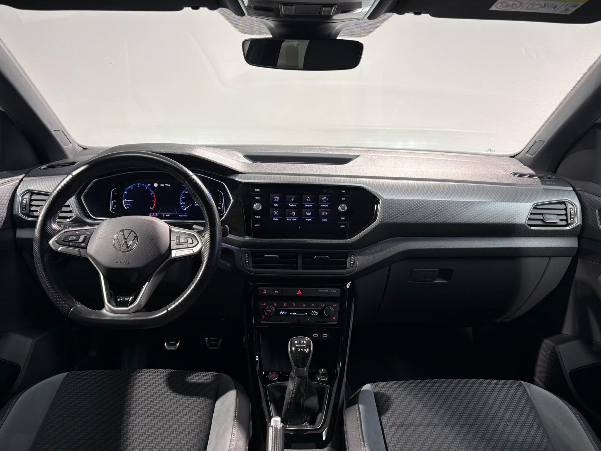 Volkswagen T-Cross 1.0 TSI R-Line | Stoelverwarming | Parkee, Auto's, Voorwielaandrijving, T-Cross, Gebruikt, Met garantie (alle)