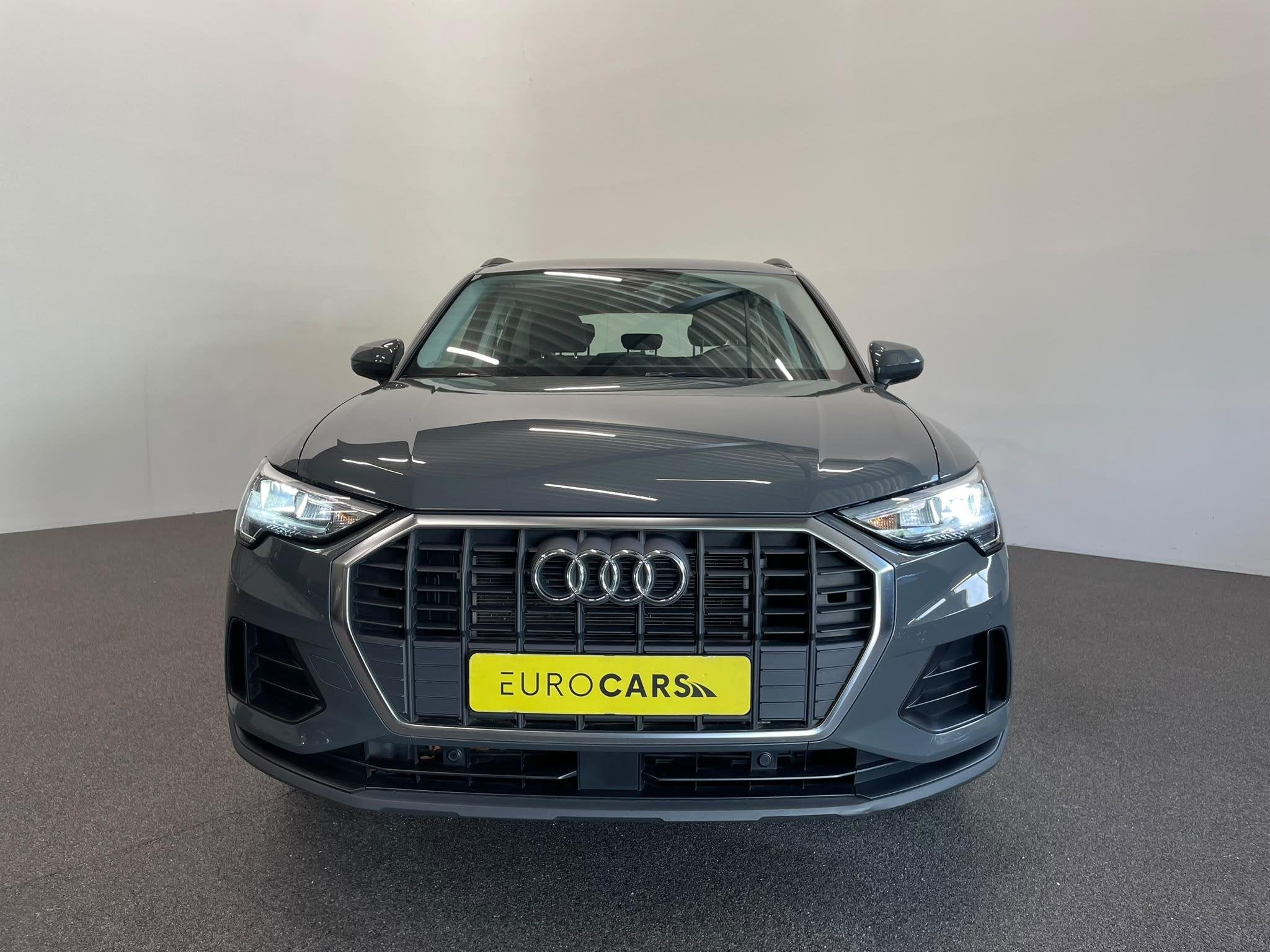 Audi Q3 45 TFSI e S-tronic Navigatie Apple Carplay Android A, Auto's, Audi, Stof, Gebruikt, Parkeersensor, Plug-in hybride