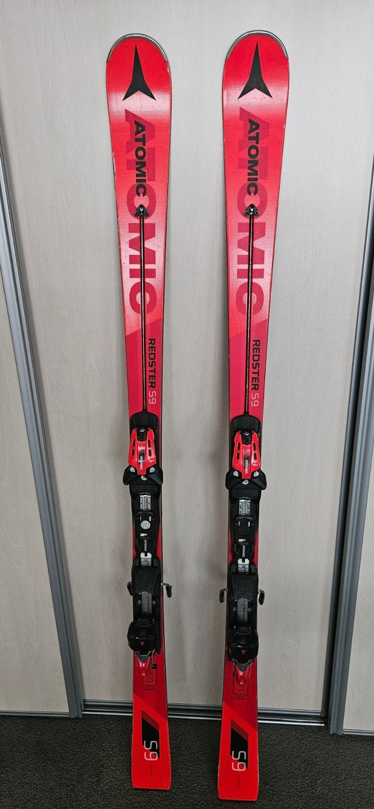 Atomic S9 171 cm skis ski topskis .
Geweldige, snelle en wen, 160 tot 180 cm, Gebruikt, Ophalen of Verzenden, Carve
