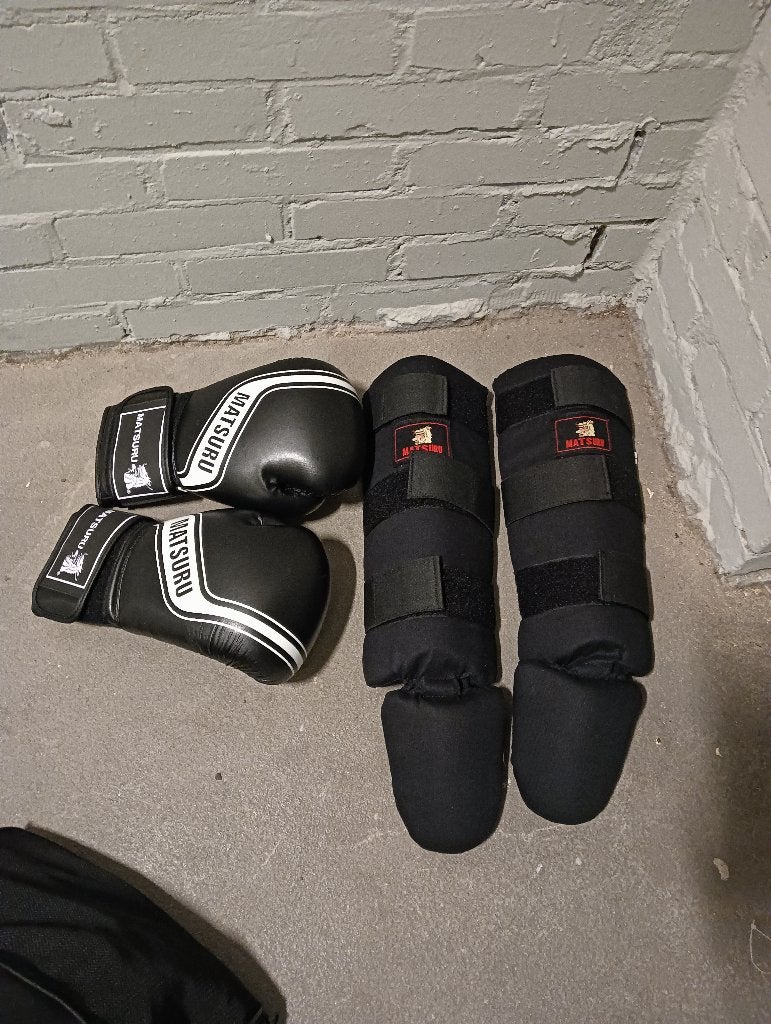 Boks spullen, Ophalen, Zo goed als nieuw, Bokshandschoenen