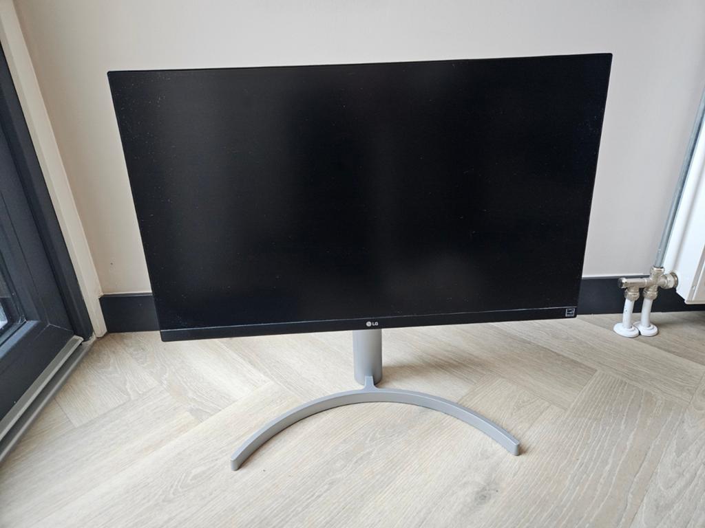LG 27UK650-W 4K Monitor, Computers en Software, Monitoren, Ophalen, Gebruikt, In hoogte verstelbaar, Ultra HD (4K)