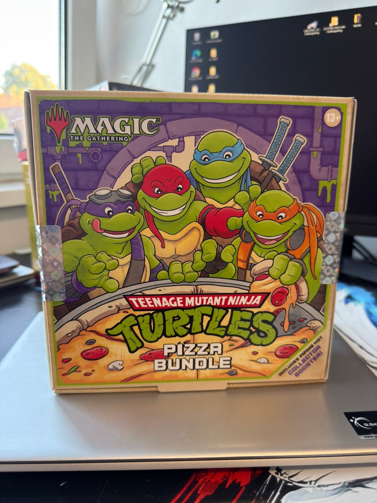 Magic The Gathering TMNT Pizza Bundle met Collector Boosters, Ophalen of Verzenden, Nieuw, Foil