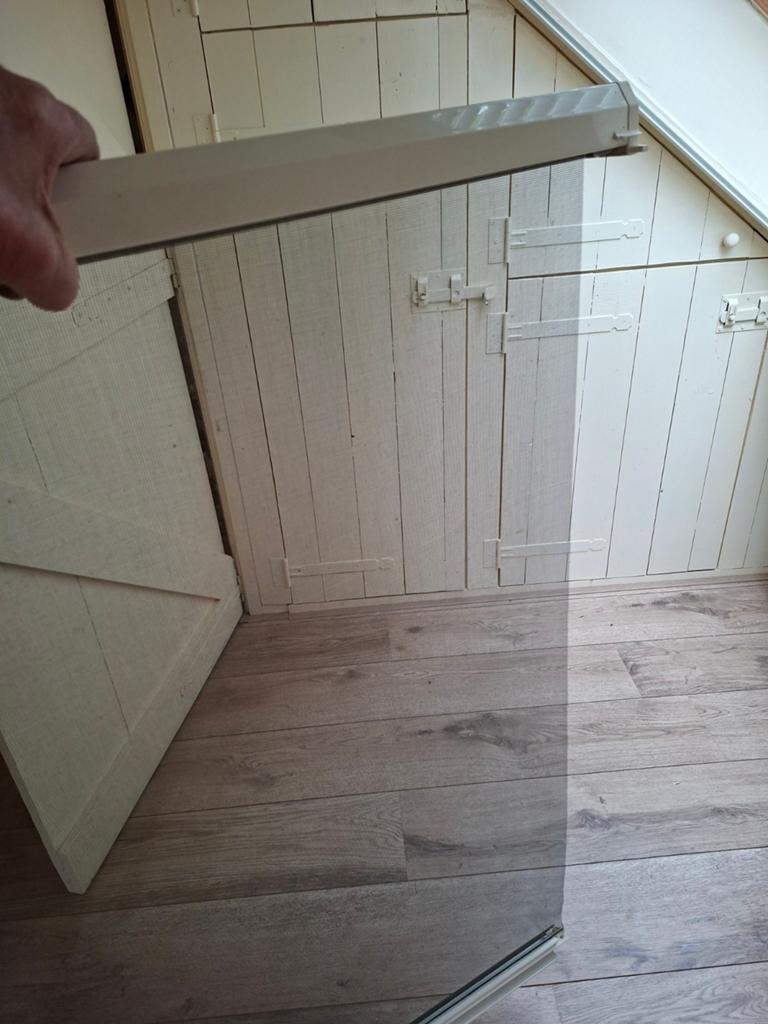 2 stuks rolhorren voor ramen, Ophalen, Gebruikt, Minder dan 200 cm