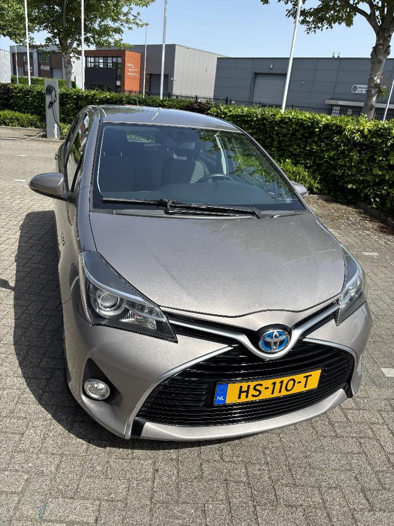 Toyota Yaris - 1.5 Hybride | 54KW 5DRS  | Automaat, Auto's, Toyota, Euro 6, 4 cilinders, Bruin, 49 €/maand