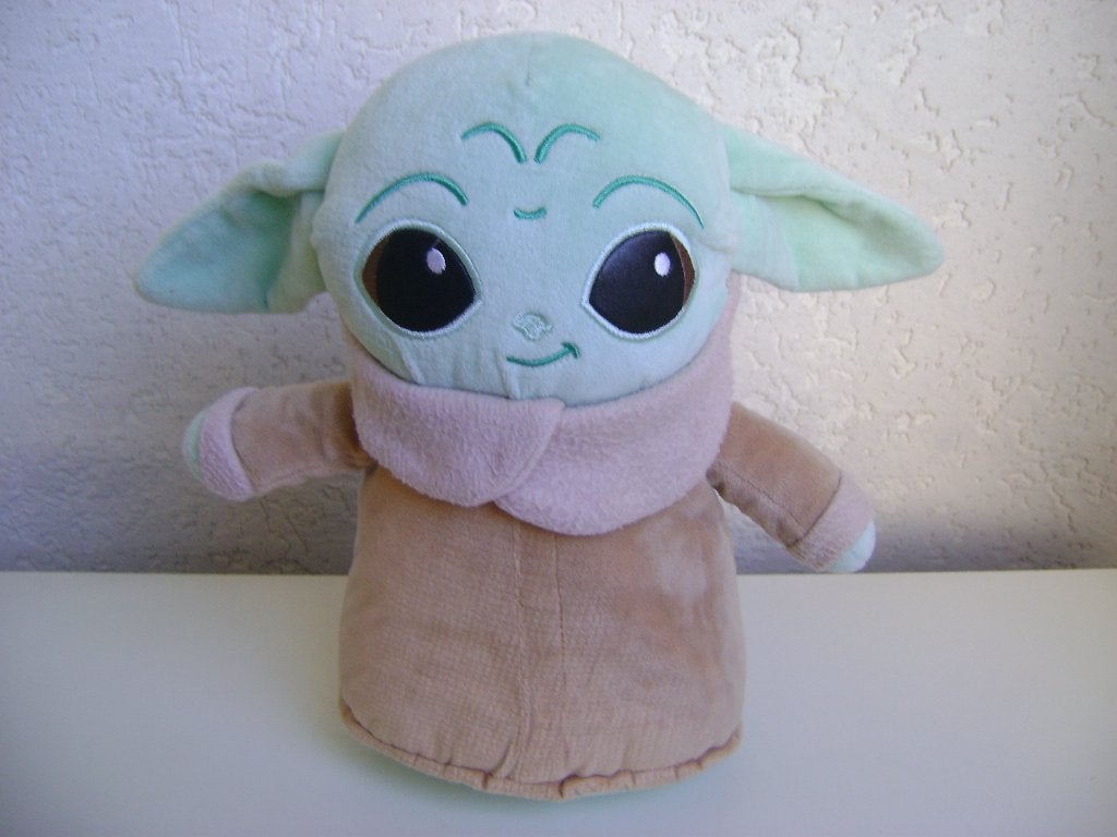 starwars pluche yoda knuffel van 29cm met bruine jas, Ophalen of Verzenden, Zo goed als nieuw, Actiefiguurtje