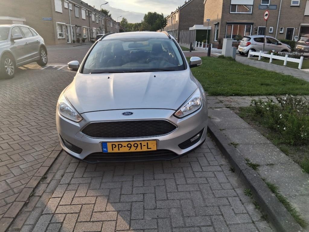 Ford Focus 1.0 Ecoboost 74KW Wagon 2017 Grijs, Auto's, Ford, Particulier, Focus, ABS, Airbags, Airconditioning, Bluetooth, Boordcomputer