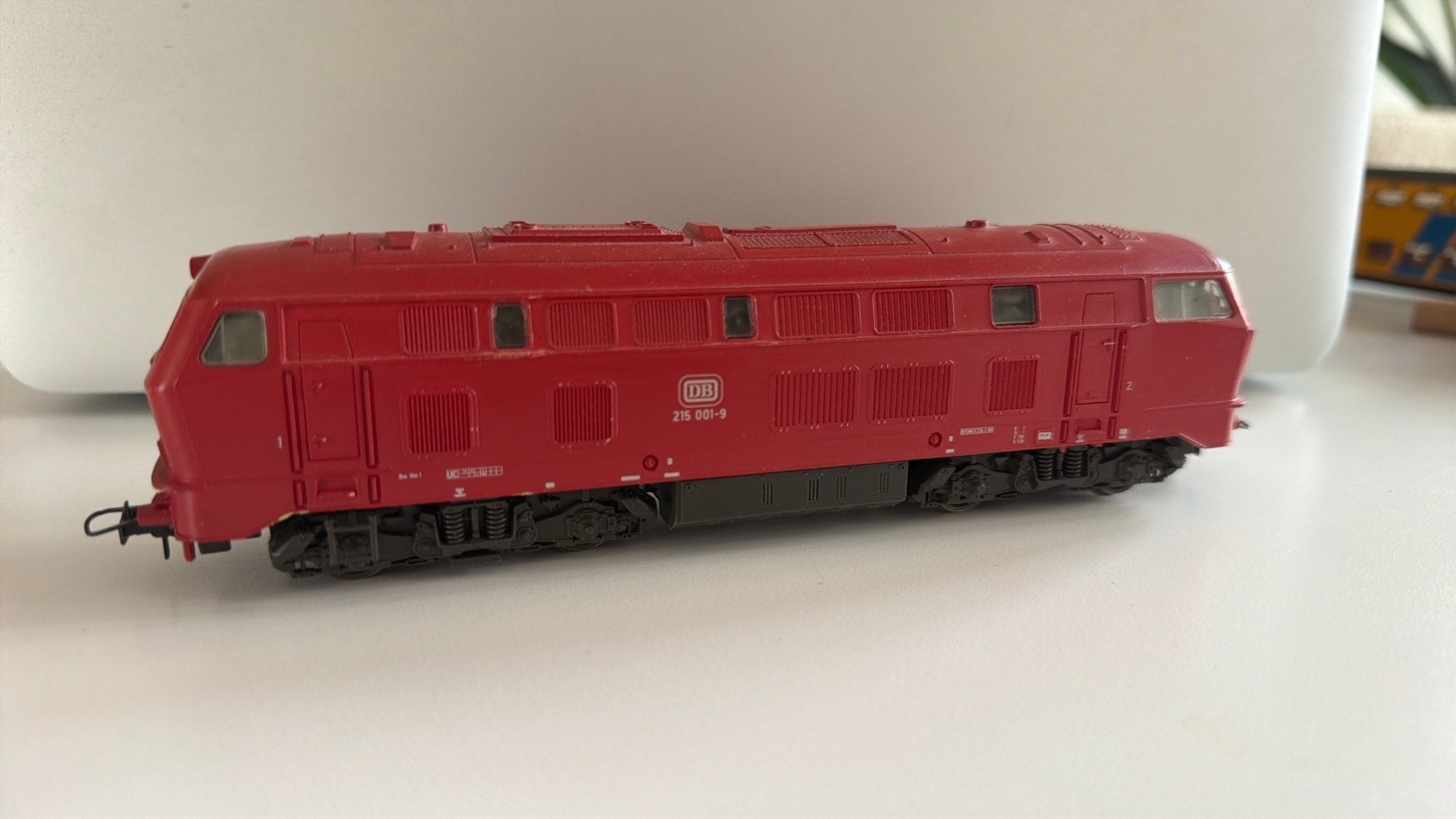 BR 215, met locnummer 215 001-9) van de Duitse spoorwegen, Ophalen of Verzenden, Zo goed als nieuw, Roco, Gelijkstroom
