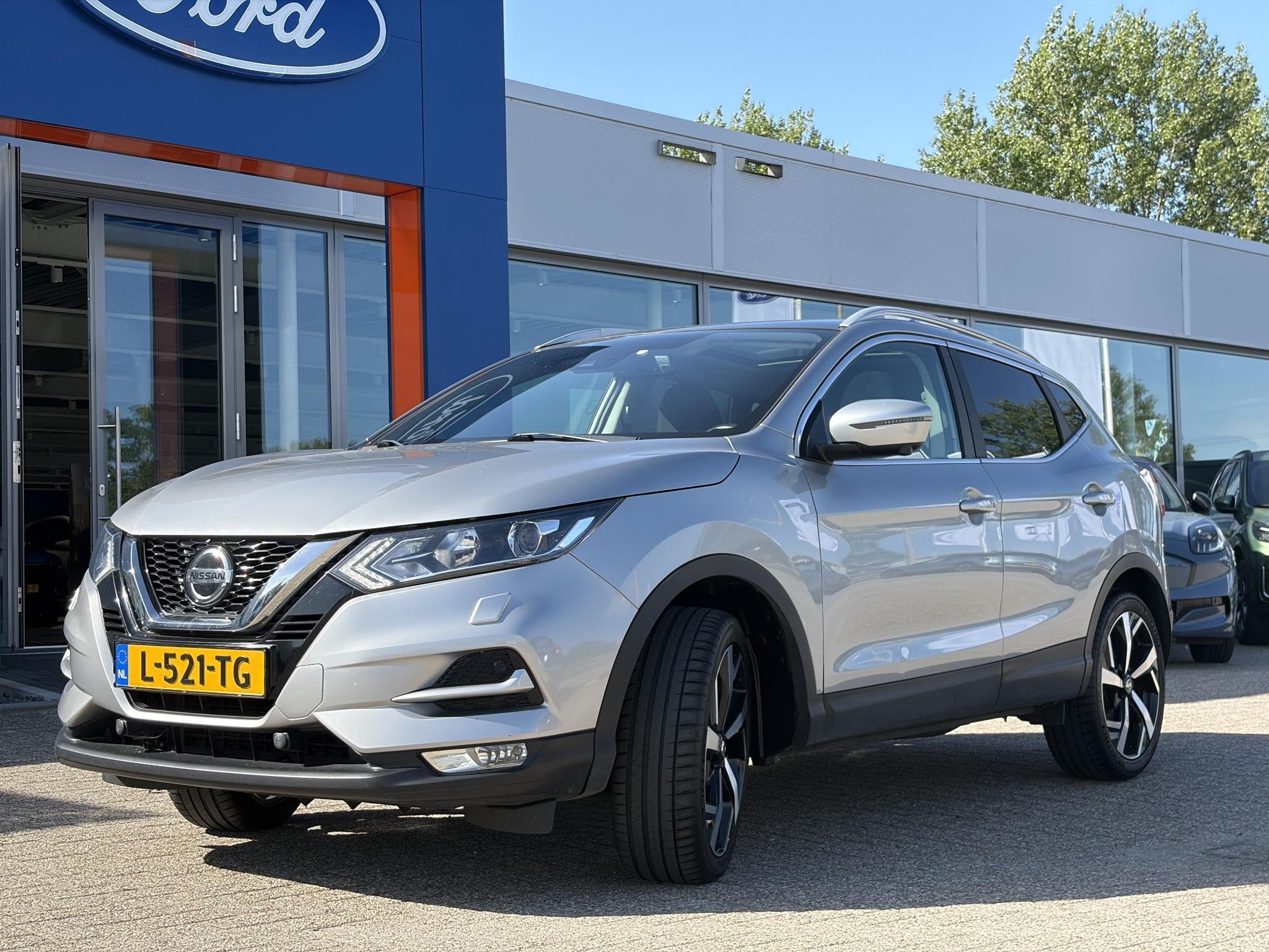 Nissan Qashqai 1.3 DIG-T N-Motion 159pk | Trekhaak | 1.500kg, Auto's, Voorwielaandrijving, Gebruikt, 4 cilinders, Automatische klimaatregeling