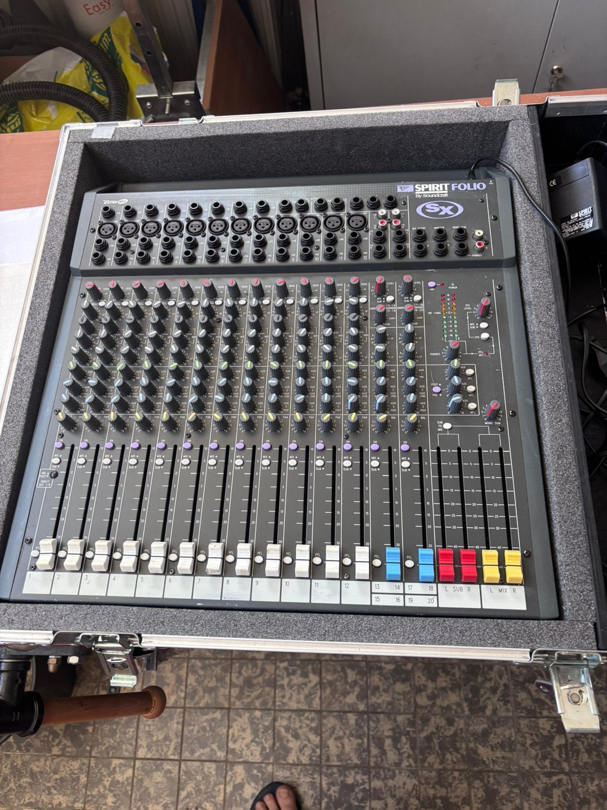 Soundcraft spirit folio sx 20 kanalen mengpaneel, Ophalen, Gebruikt, 10 tot 20 kanalen, Microfooningang