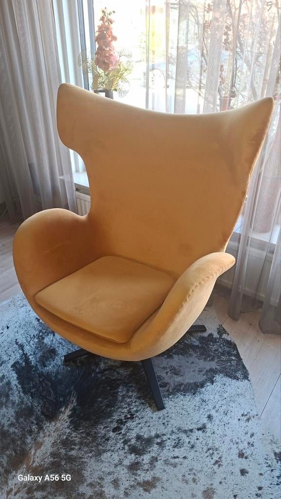 Stijlvolle Okergele Egg Chair - Zo goed als nieuw, Huis en Inrichting, Fauteuils, 75 tot 100 cm, Ophalen of Verzenden, Zo goed als nieuw