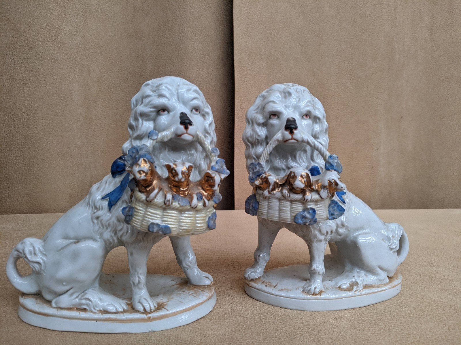 Antiek Victoriaans Porselein Poodle Hond Paar - Model 7510, Antiek en Kunst, Ophalen of Verzenden
