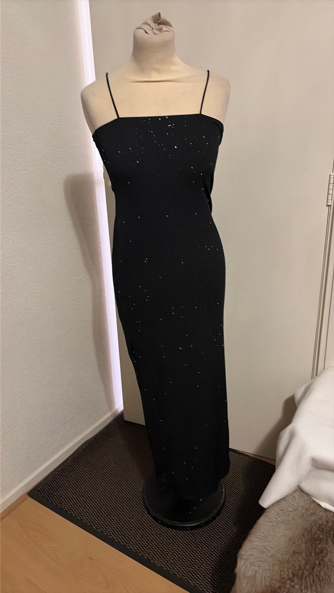 Lange jurk met mooie glitters mt s 0f xs, Ophalen of Verzenden, Nieuw, Maat 36 (S), Onder de knie