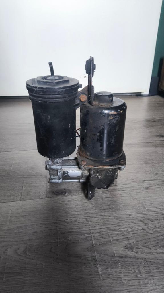 Compressor pomp luchtvering Mercedes-Benz Vito V220, Auto-onderdelen, Ophanging en Onderstel, Ophalen of Verzenden, Gebruikt, Mercedes-Benz
