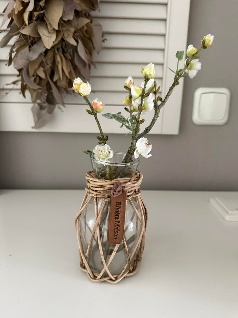 Riviera Maison vaasje met rotan omhulsel, Ophalen of Verzenden, Zo goed als nieuw