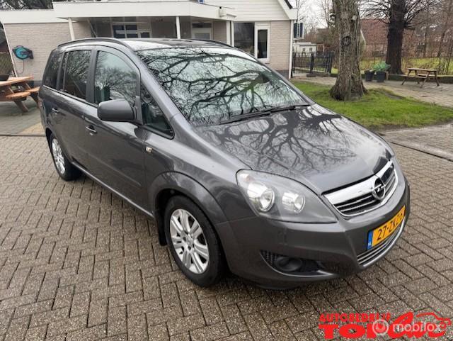 Opel Zafira 1.8 111 years Edition 7 persoons, 2e eigenaar!, Euro 5, Gebruikt, 4 cilinders, 1403 kg