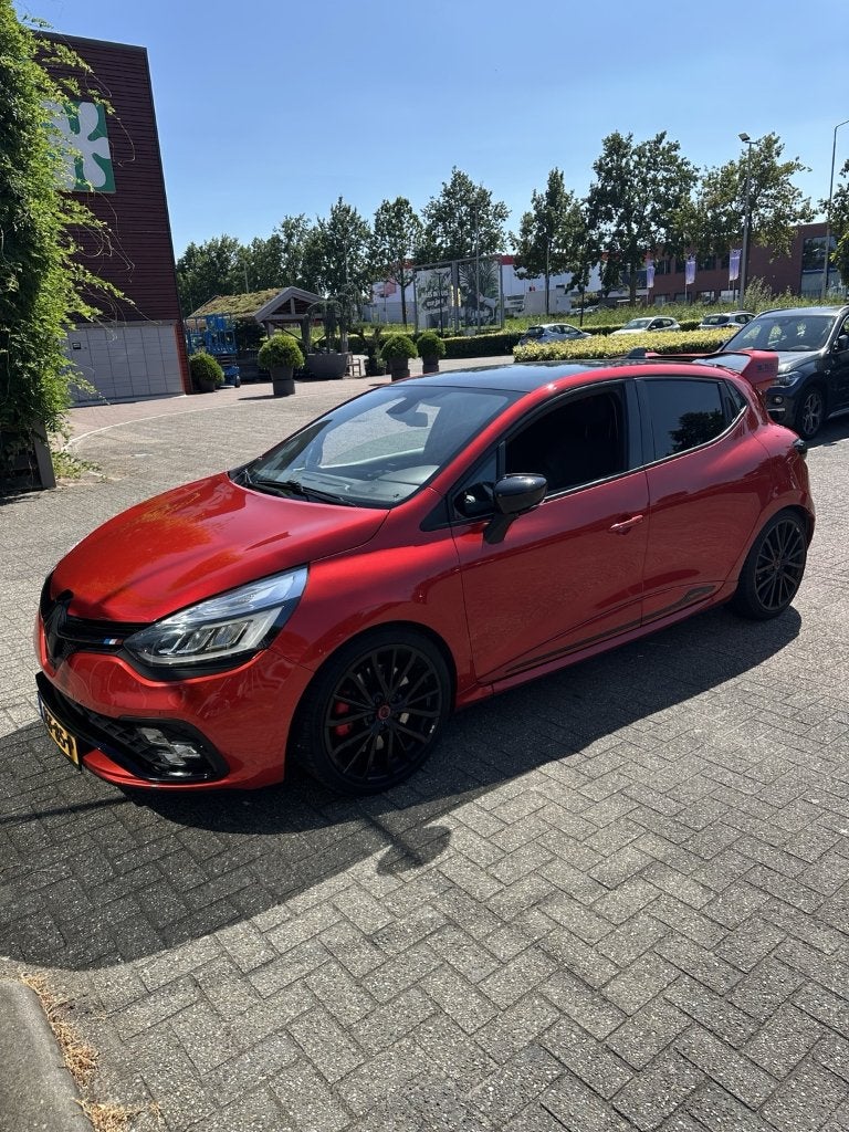 Renault Clio 1.6 Turbo RS Trophy 220 pk+Sportpak.18"AUTOMAAT, 1618 cc, 4 cilinders, Skiluik, Leder