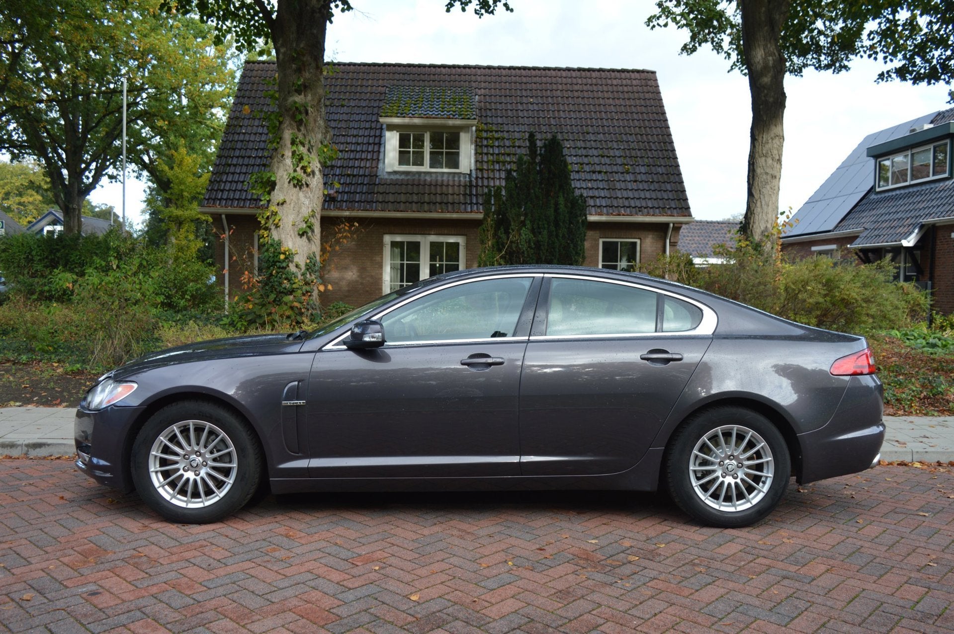 Jaguar XF 3.0 V6 Luxury ORG NL/NAP, Auto's, Automaat, Achterwielaandrijving, Beige, 1850 kg